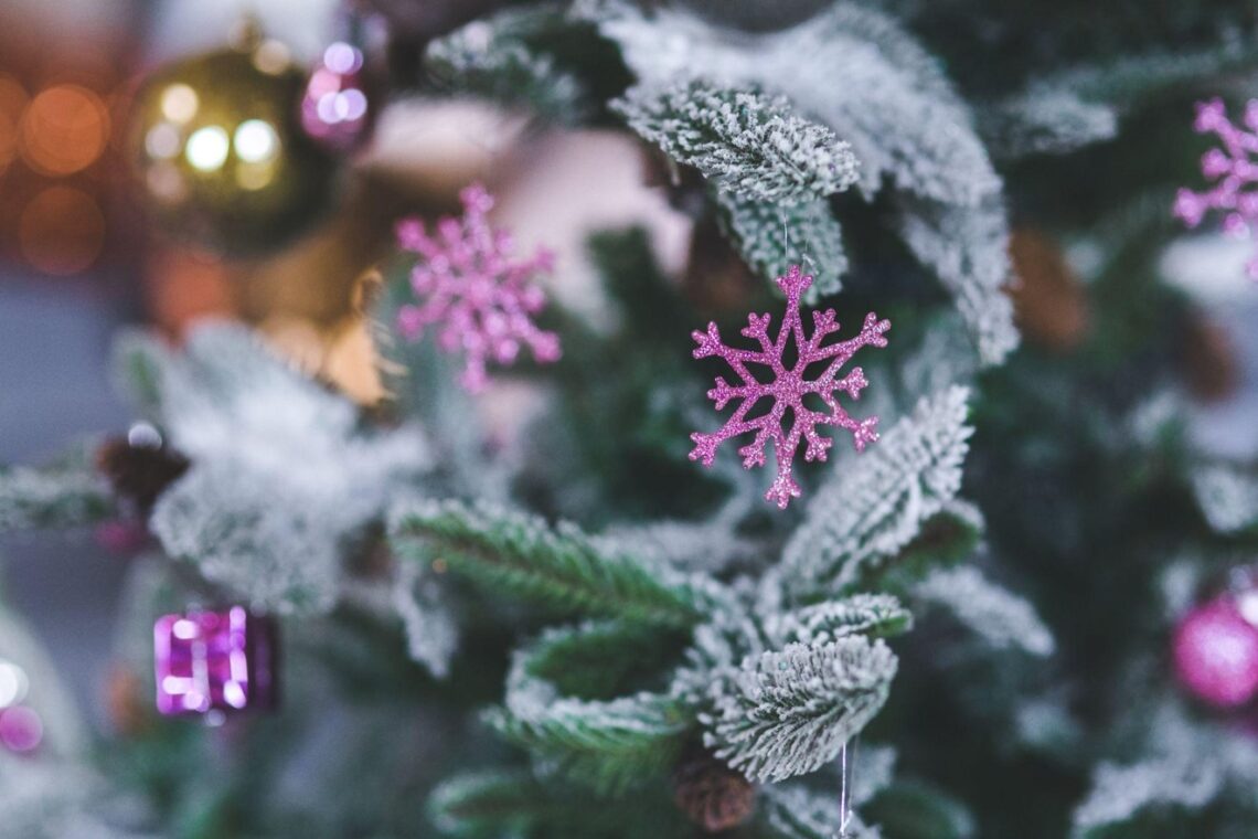 Simplify the Holidays with Artificial Christmas Trees
